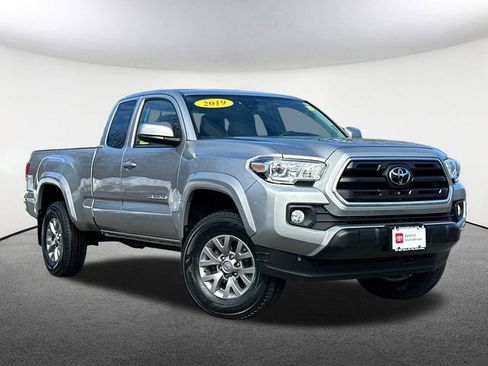 Certified 2019 Toyota Tacoma SR5 w/ SR5 Appearance Package (SM) image 2