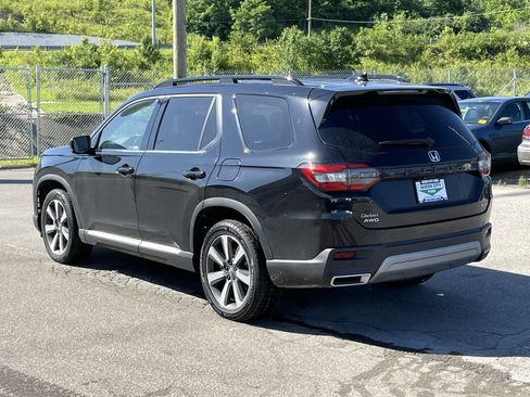 Used 2023 Honda Pilot Elite image 6