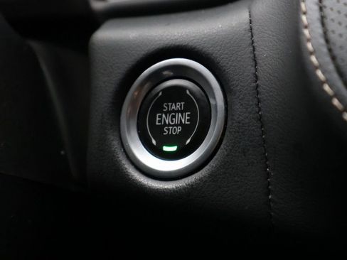 Used 2022 GMC Yukon SLT w/ SLT Premium Package image 34