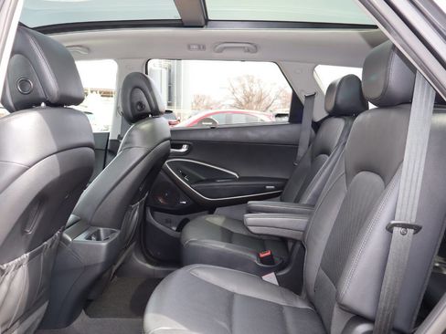 Used 2017 Hyundai Santa Fe Limited image 14