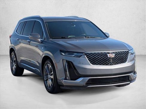 Used 2021 Cadillac XT6 Premium Luxury FWD image 3