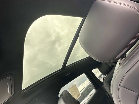 New 2025 Lincoln Nautilus Premier w/ Equipment Group 102A image 32