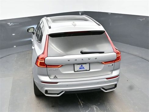 Used 2023 Volvo XC60 B6 Ultimate w/ Climate Package image 41