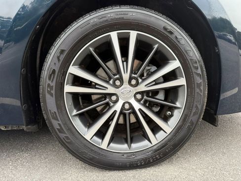 Used 2019 Toyota Corolla LE w/ LE Premium Package w/Moonroof FWD image 28