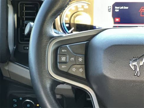 Used 2023 Ford Bronco Wildtrak image 8