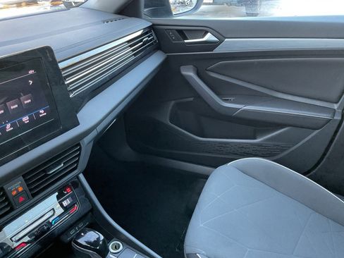 Used 2025 Volkswagen Jetta Sport image 35