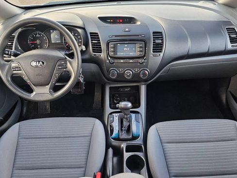 Used 2017 Kia Forte LX w/ LX Popular Package FWD image 5