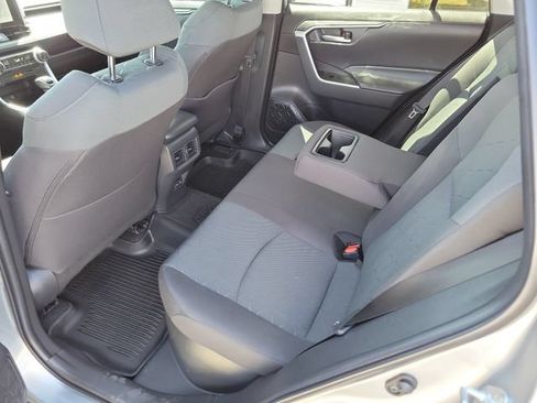 Used 2025 Toyota RAV4 XLE AWD/4WD image 25