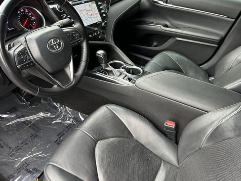 Used 2019 Toyota Camry XSE image 10