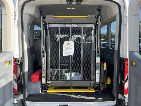 Used 2018 Ford Transit 350 XL image 12