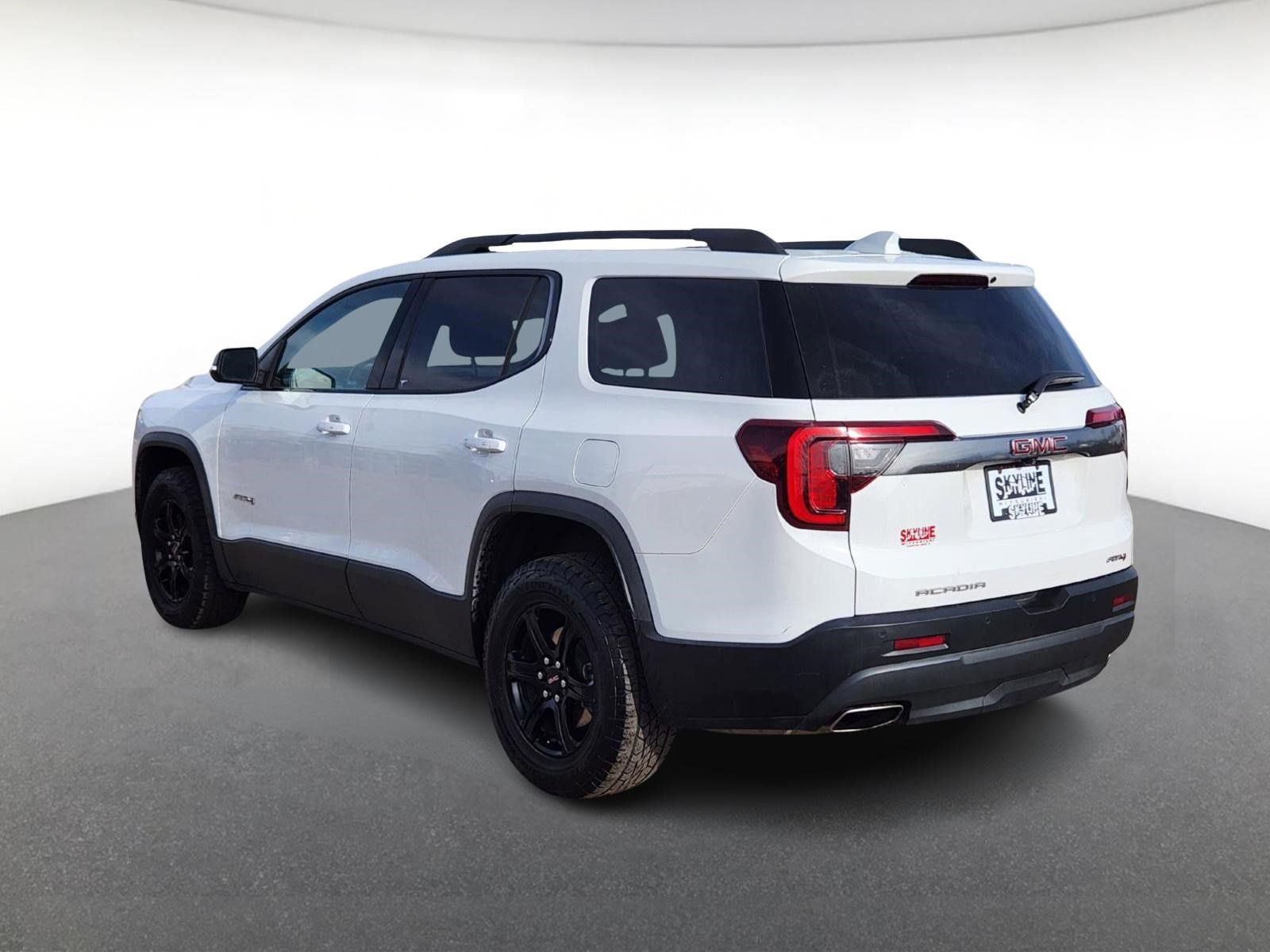 Used 2022 GMC Acadia AT4 w/ Technology Package AWD/4WD image 4