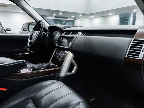 Used 2016 Land Rover Range Rover HSE image 9