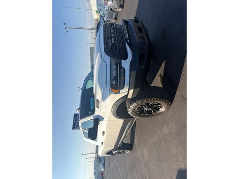 Used 2022 RAM 2500 Limited AWD/4WD image 4