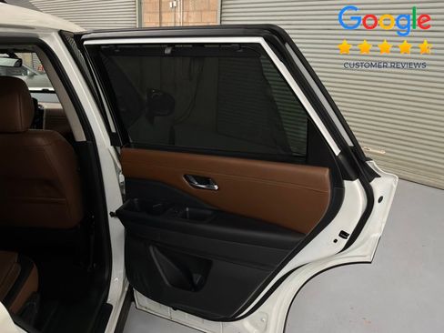 Used 2024 Nissan Pathfinder Platinum FWD image 14
