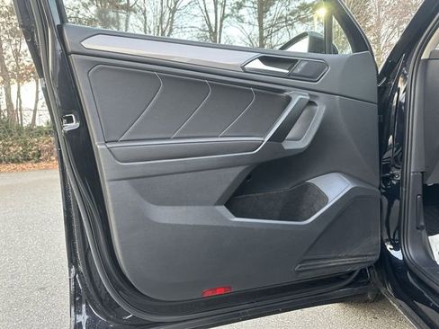 Certified 2023 Volkswagen Tiguan SE image 13