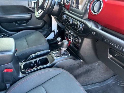 Used 2020 Jeep Wrangler Unlimited Rubicon AWD/4WD image 15