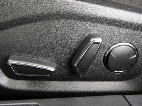 Used 2018 Ford Fusion SE FWD image 7