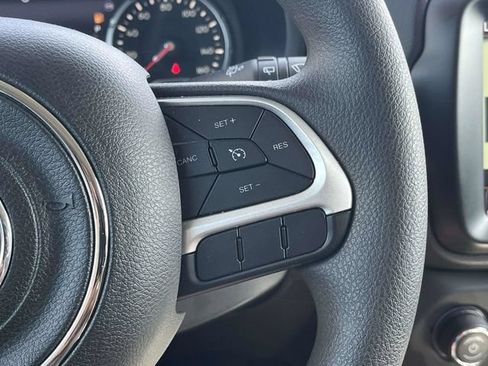 Used 2023 Jeep Renegade Latitude AWD/4WD image 26