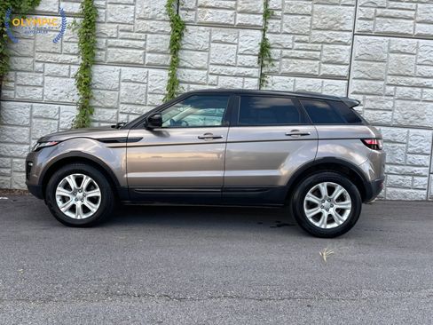 Used 2017 Land Rover Range Rover Evoque SE image 7