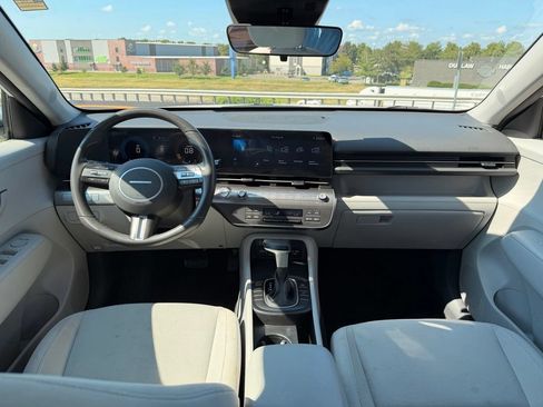 Used 2024 Hyundai Kona SEL FWD image 3