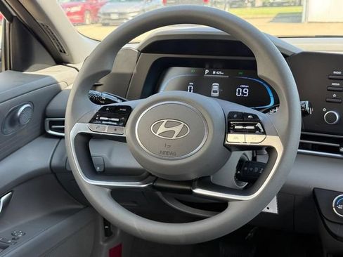 New 2026 Hyundai Elantra SE FWD image 7