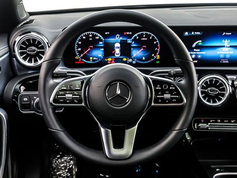 Used 2023 Mercedes-Benz CLA 250 image 19