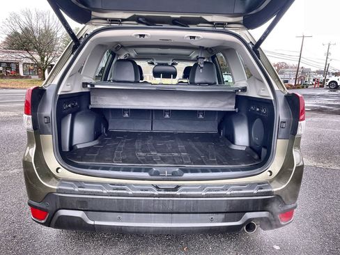 Used 2022 Subaru Forester Limited image 11