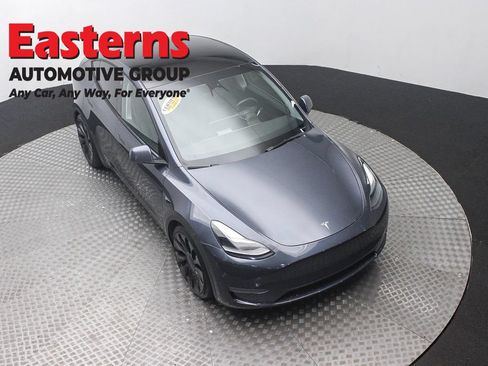 Used 2022 Tesla Model Y Performance AWD/4WD image 3