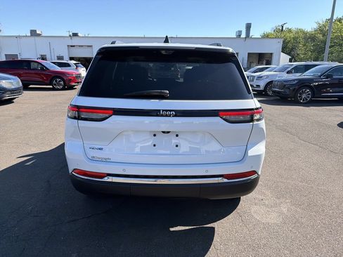 Used 2022 Jeep Grand Cherokee Limited 4xe w/ Luxury Tech Group II AWD/4WD image 4