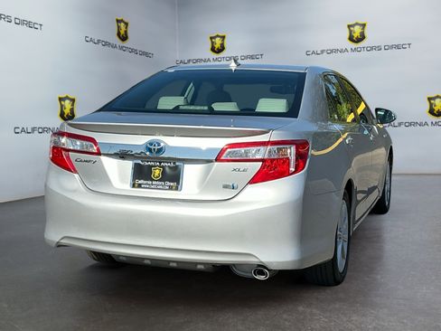 Used 2012 Toyota Camry XLE w/ Leather Pkg FWD image 5