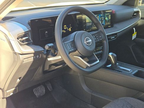 New 2026 Nissan Kicks SV w/ SV Premium Package FWD image 10