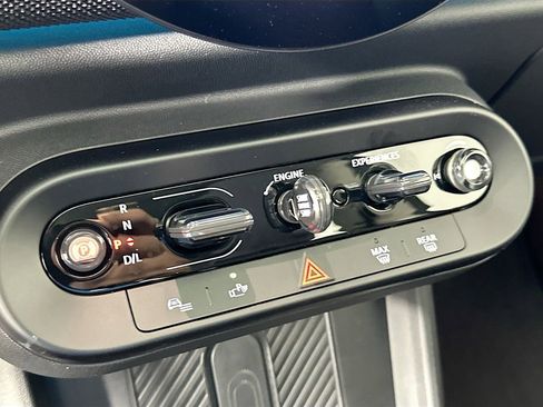 Certified 2025 MINI Cooper 2-Door Hardtop image 15