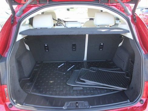 Used 2020 Jaguar E-PACE SE image 24