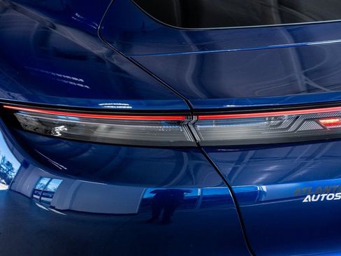 Used 2021 Porsche Taycan image 25