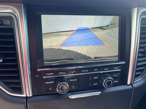 Used 2016 Porsche Macan Turbo image 28