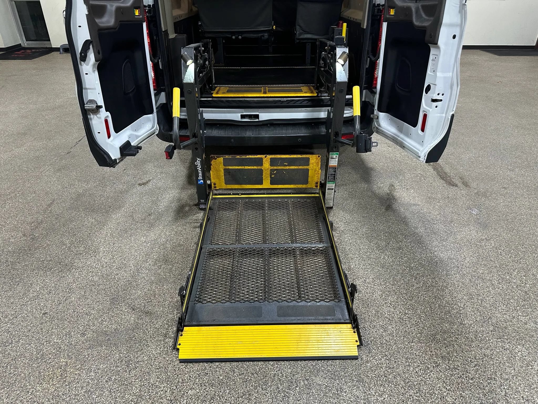 Used 2015 Ford Transit 250 148 Medium Roof RWD image 46