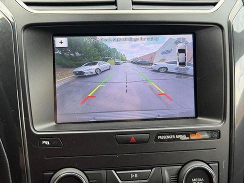 Used 2019 Ford Explorer XLT w/ Equipment Group 202A FWD image 20