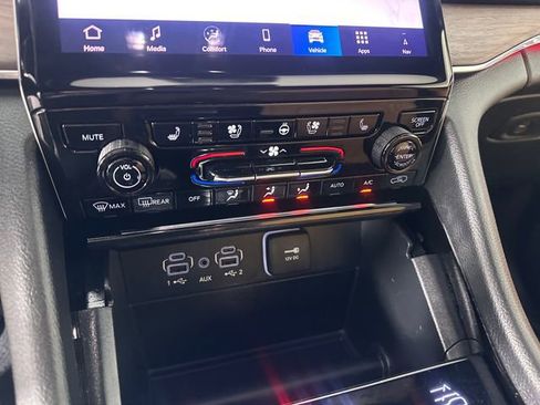 Certified 2025 Jeep Grand Cherokee L Summit image 33