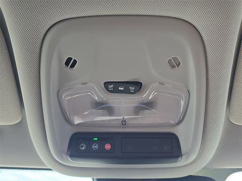 Used 2023 Chevrolet TrailBlazer LT w/ Convenience Package image 36