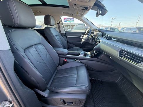 Used 2023 Audi e-tron Premium w/ Convenience Plus Package image 22