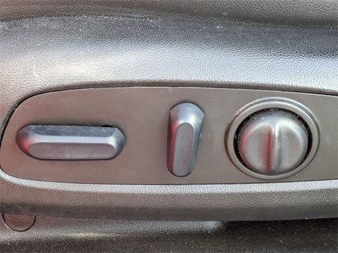 Used 2022 Chevrolet Blazer LT image 22