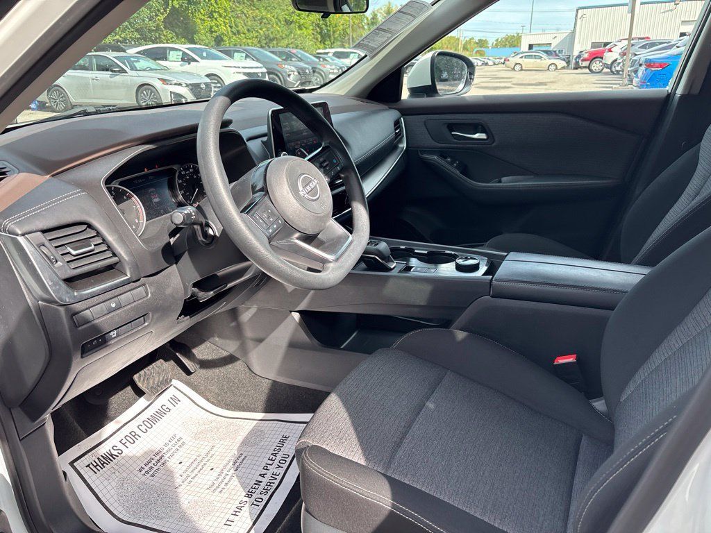 Certified 2023 Nissan Rogue SV AWD/4WD image 9