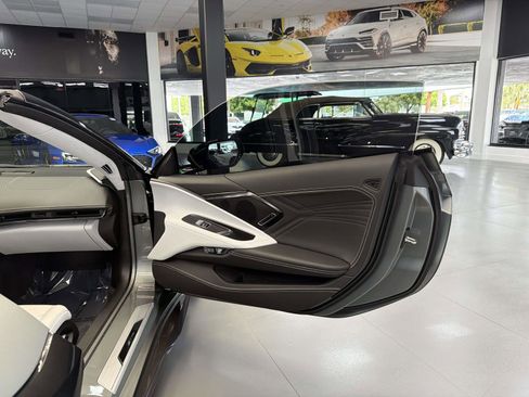 Used 2024 Chevrolet Corvette Z06 w/ Z07 Performance Package image 23