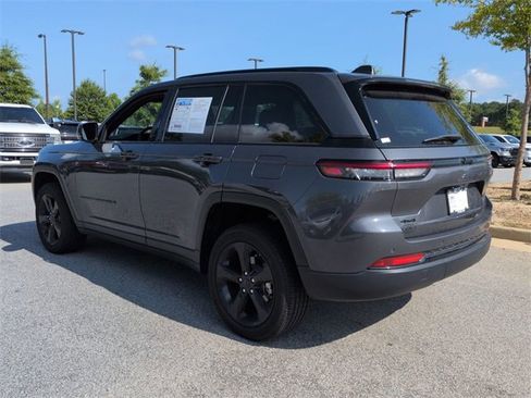 Certified 2024 Jeep Grand Cherokee Altitude image 6