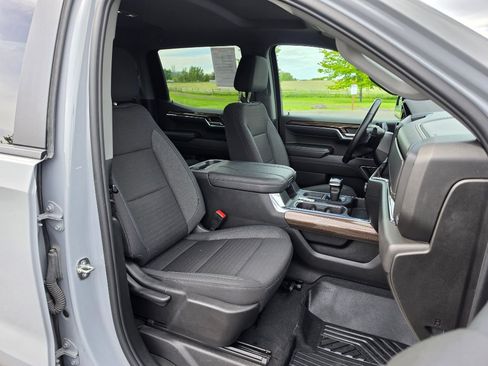 Used 2024 Chevrolet Silverado 1500 LT AWD/4WD image 25