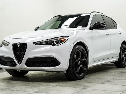 Used 2023 Alfa Romeo Stelvio Veloce image 7