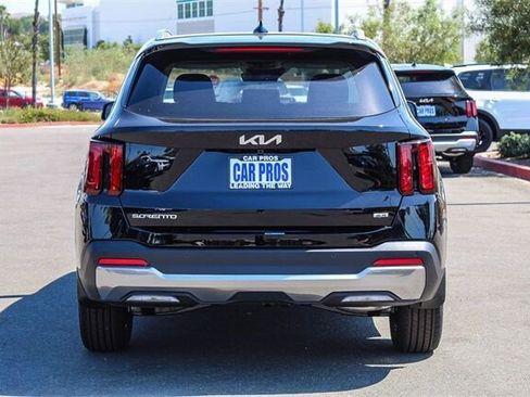 New 2026 Kia Sorento S image 7