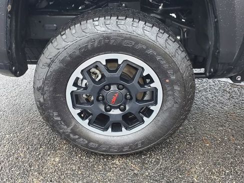 Used 2024 Toyota Tacoma TRD Off-Road image 5