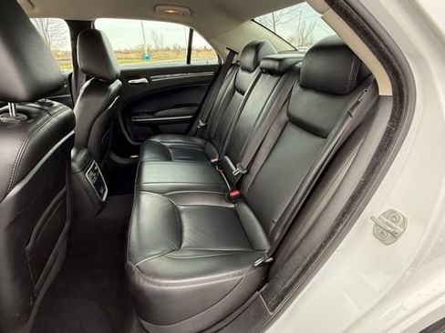 Used 2022 Chrysler 300 Touring L RWD image 28