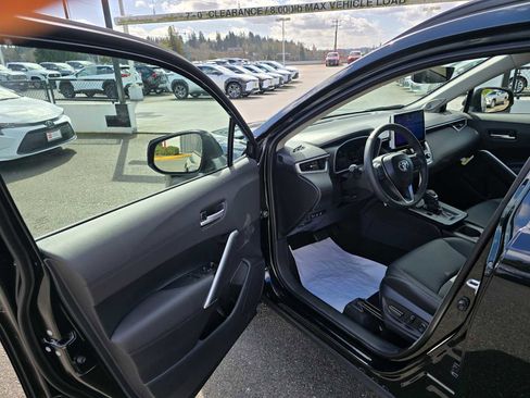 New 2026 Toyota Corolla Cross XLE w/ Convenience Package AWD/4WD image 19